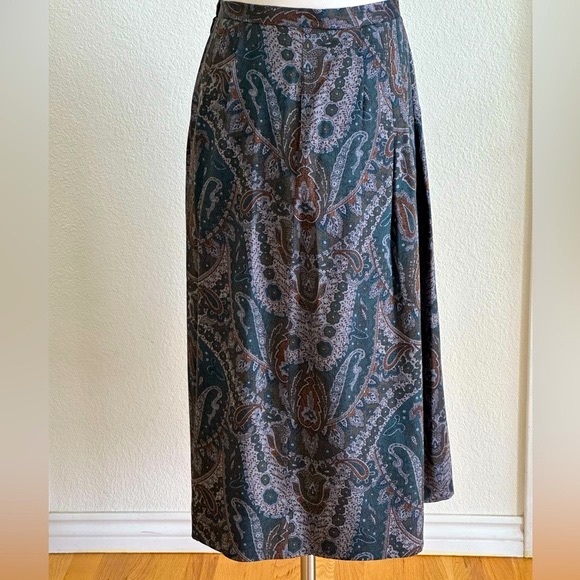Kerry Hope of London size 16, 100% wool skirt. - Picture 7 of 12